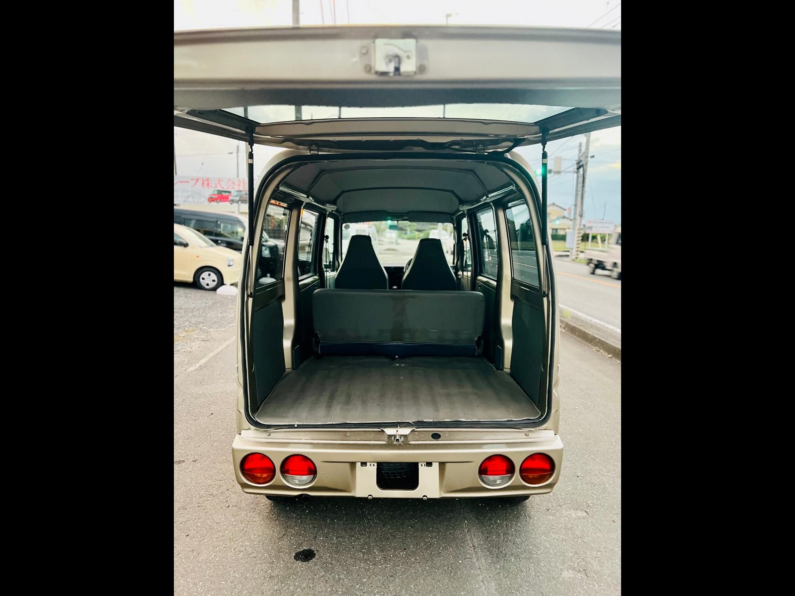 2000 MITSUBISHI MINICAB VAN in JACKSONVILLE, FL