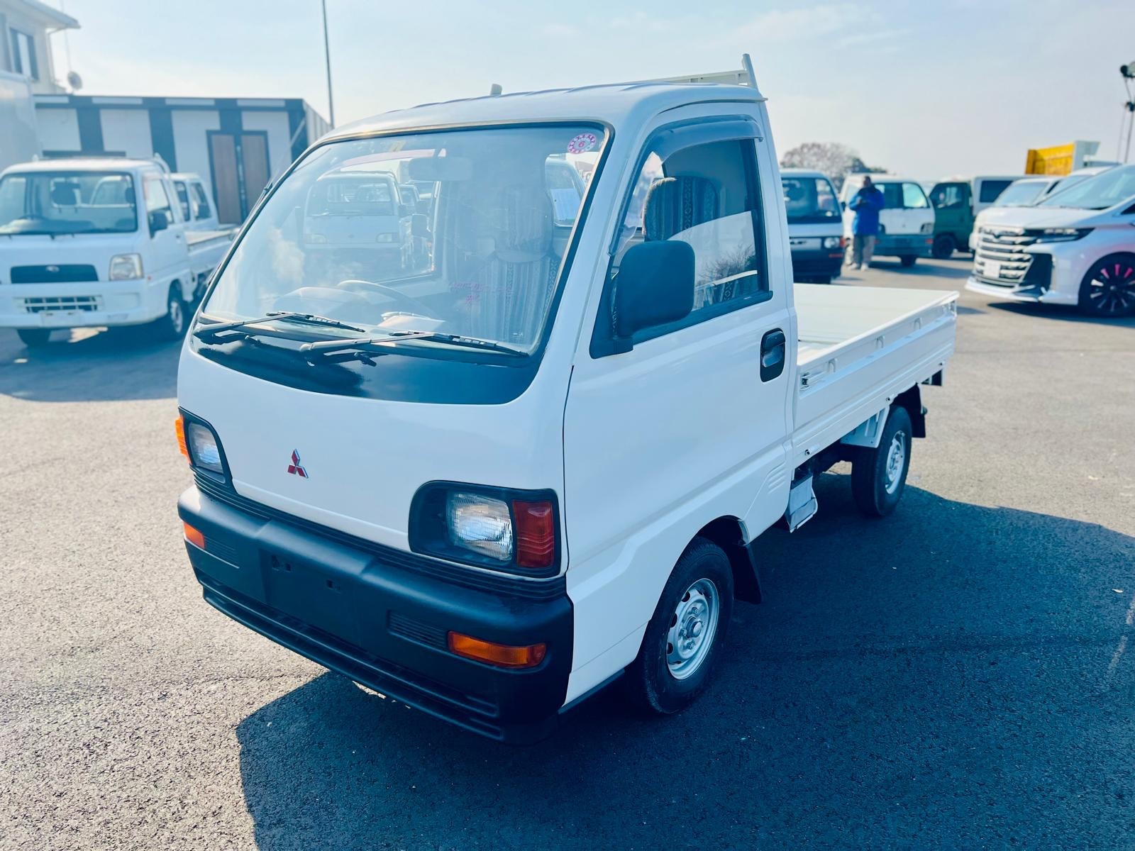 1995 MITSUBISHI MINICAB in JACKSONVILLE, FL