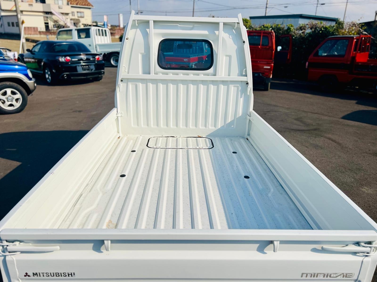 1995 MITSUBISHI MINICAB in JACKSONVILLE, FL