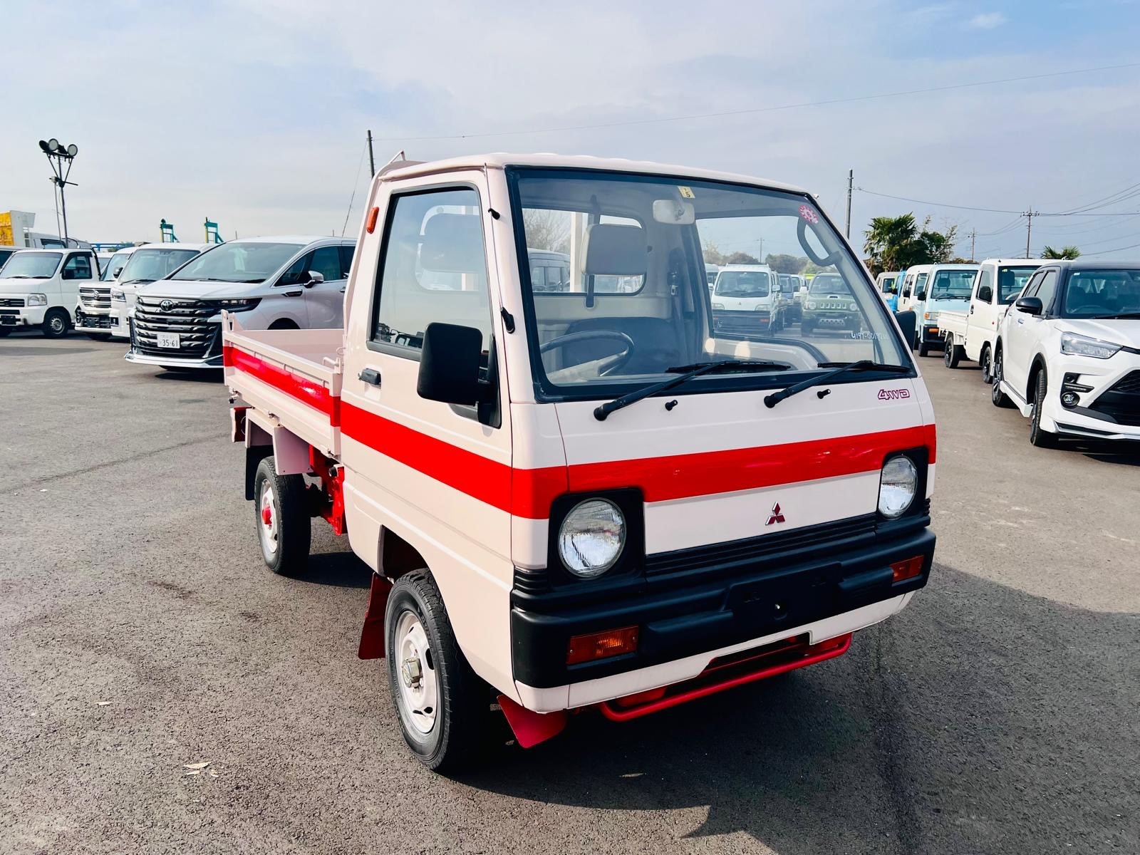 1990 MITSUBISHI MINICAB in JACKSONVILLE, FL