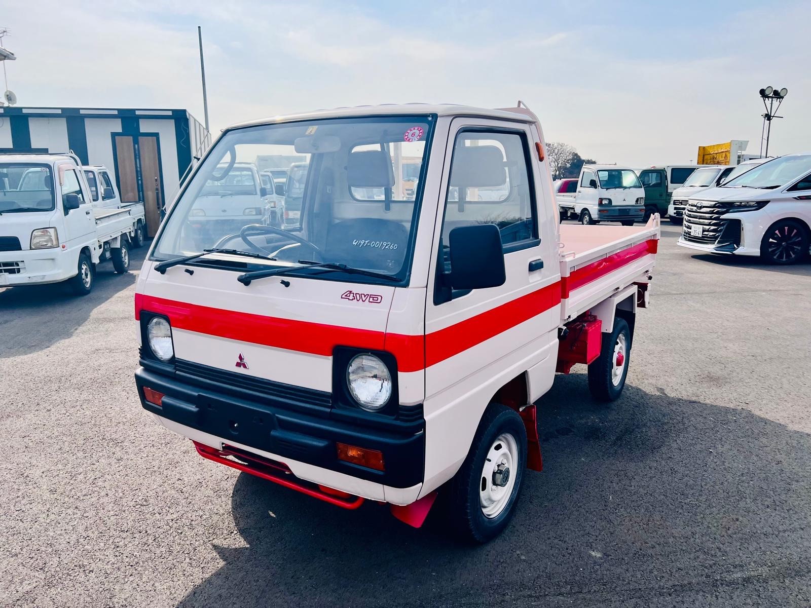 1990 MITSUBISHI MINICAB in JACKSONVILLE, FL