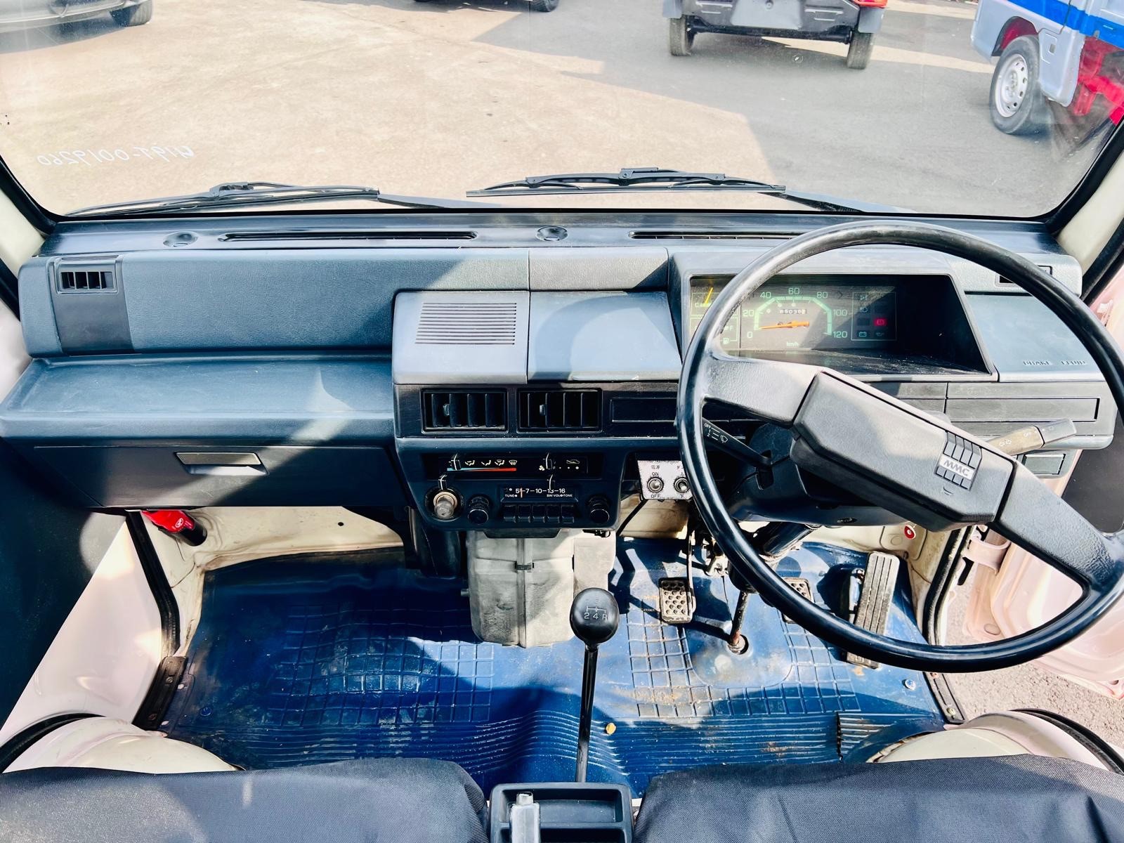 1990 MITSUBISHI MINICAB in JACKSONVILLE, FL