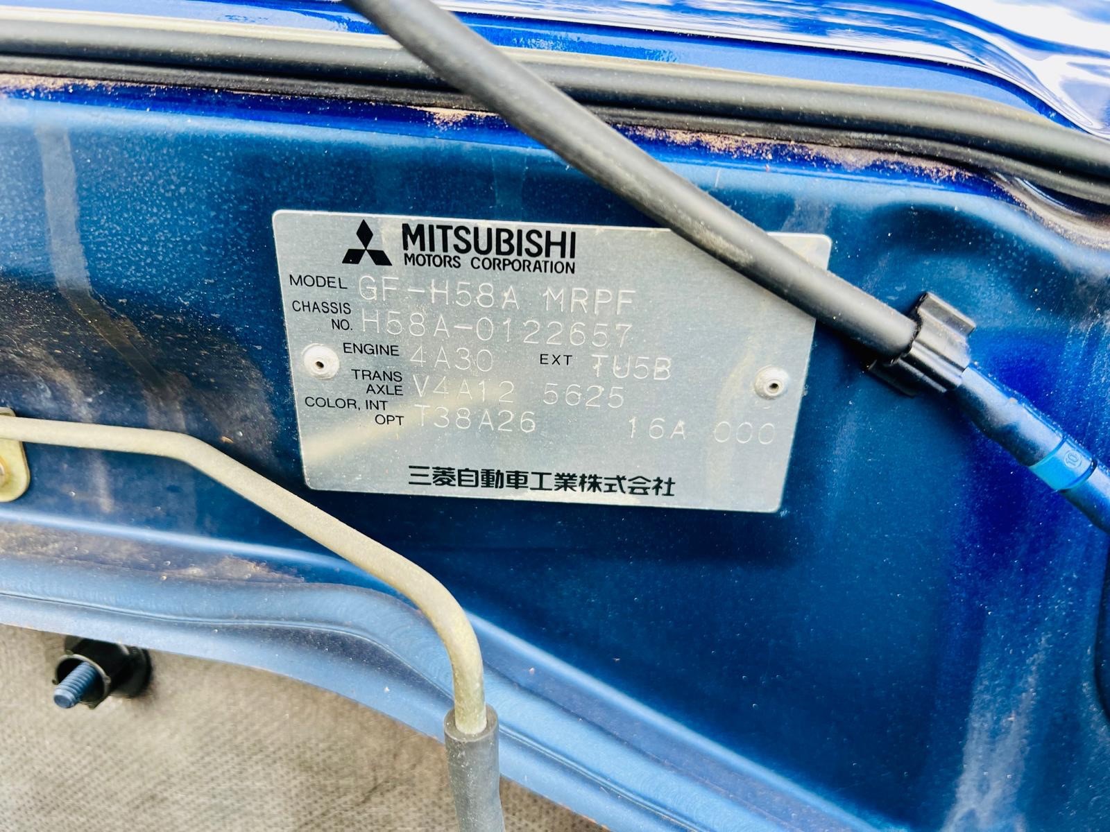 2000 Mitsubishi  Pajiro in JACKSONVILLE, FL