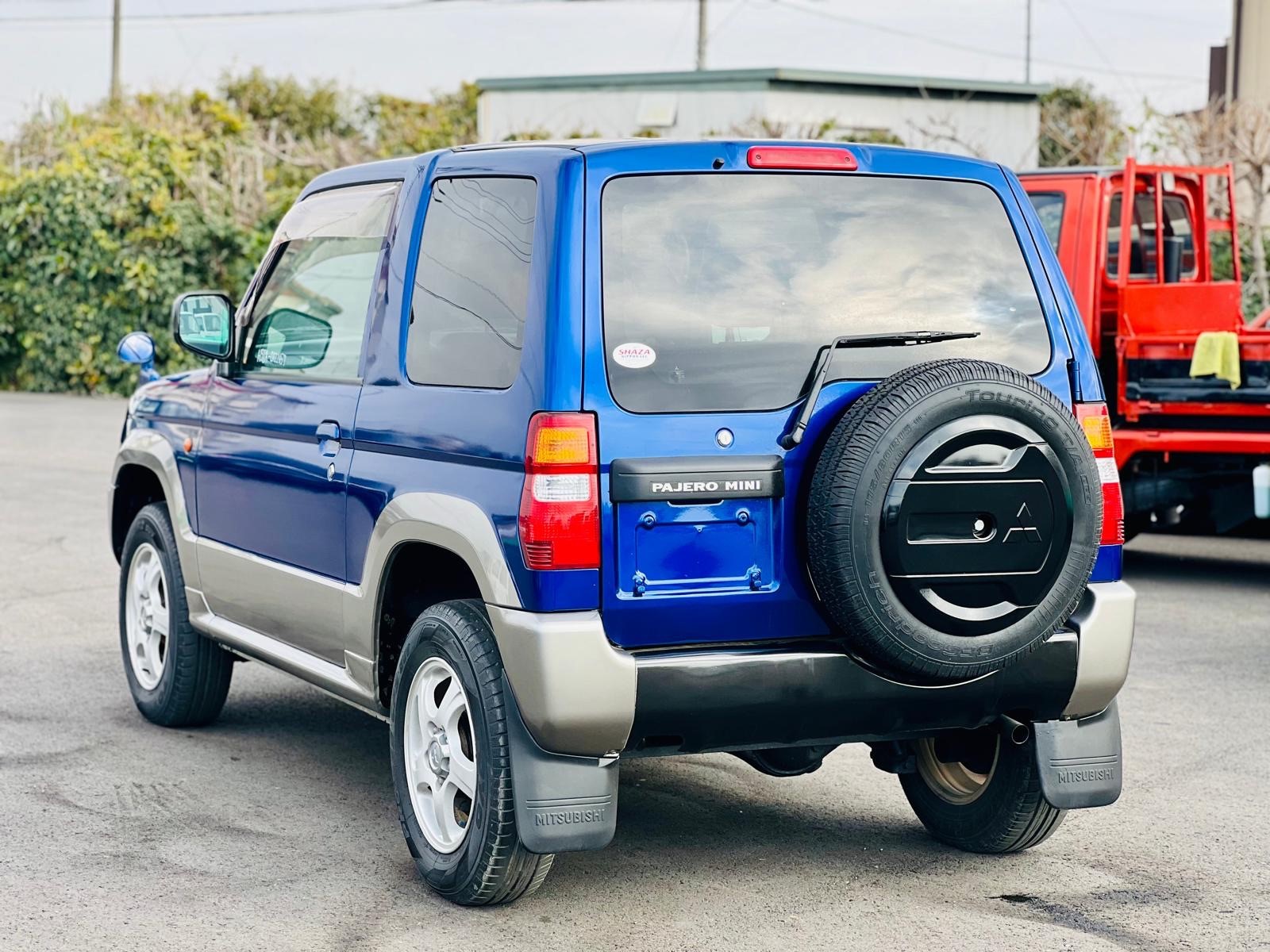 2000 Mitsubishi  Pajiro in JACKSONVILLE, FL