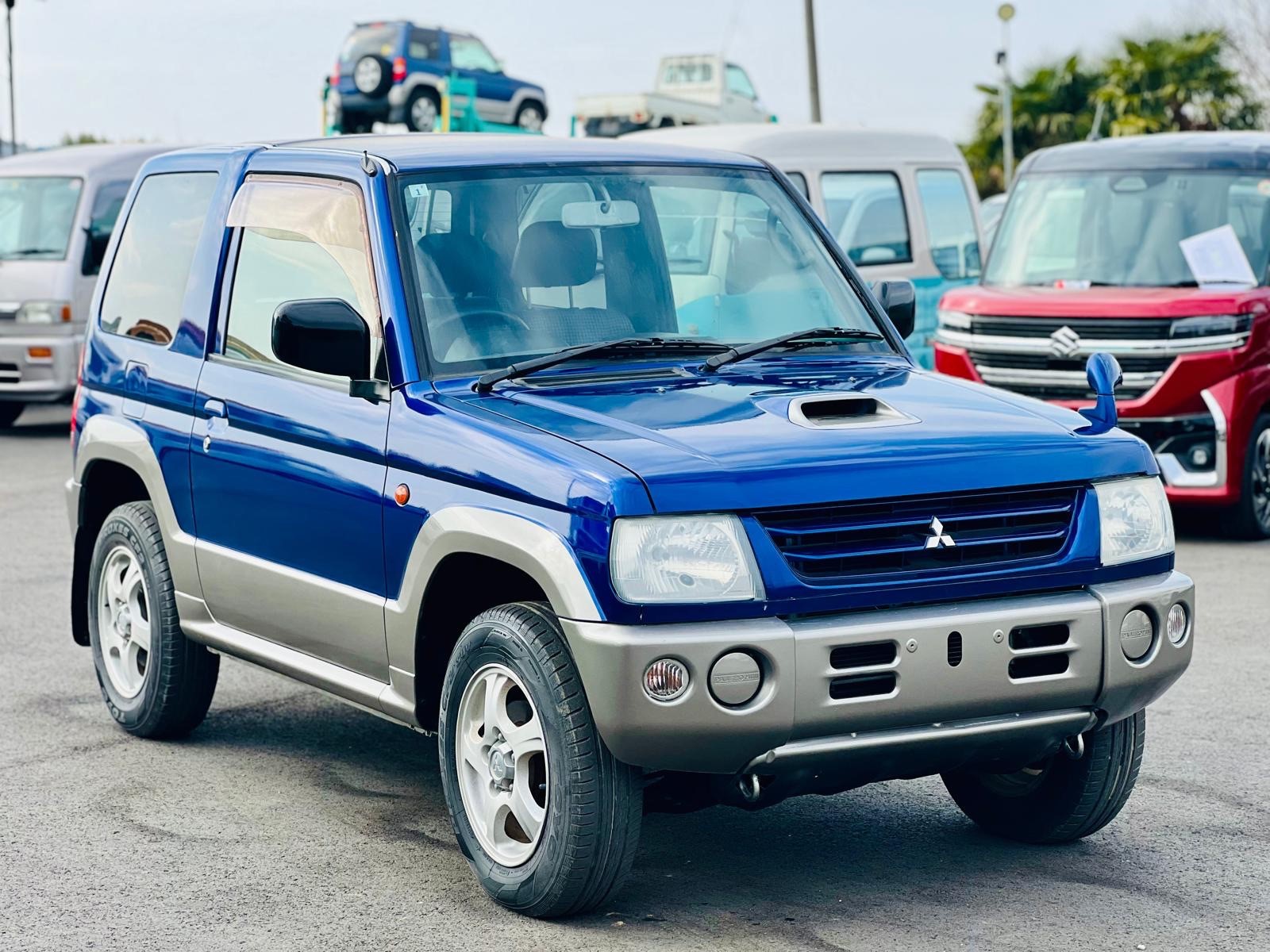 2000 Mitsubishi  Pajiro in JACKSONVILLE, FL