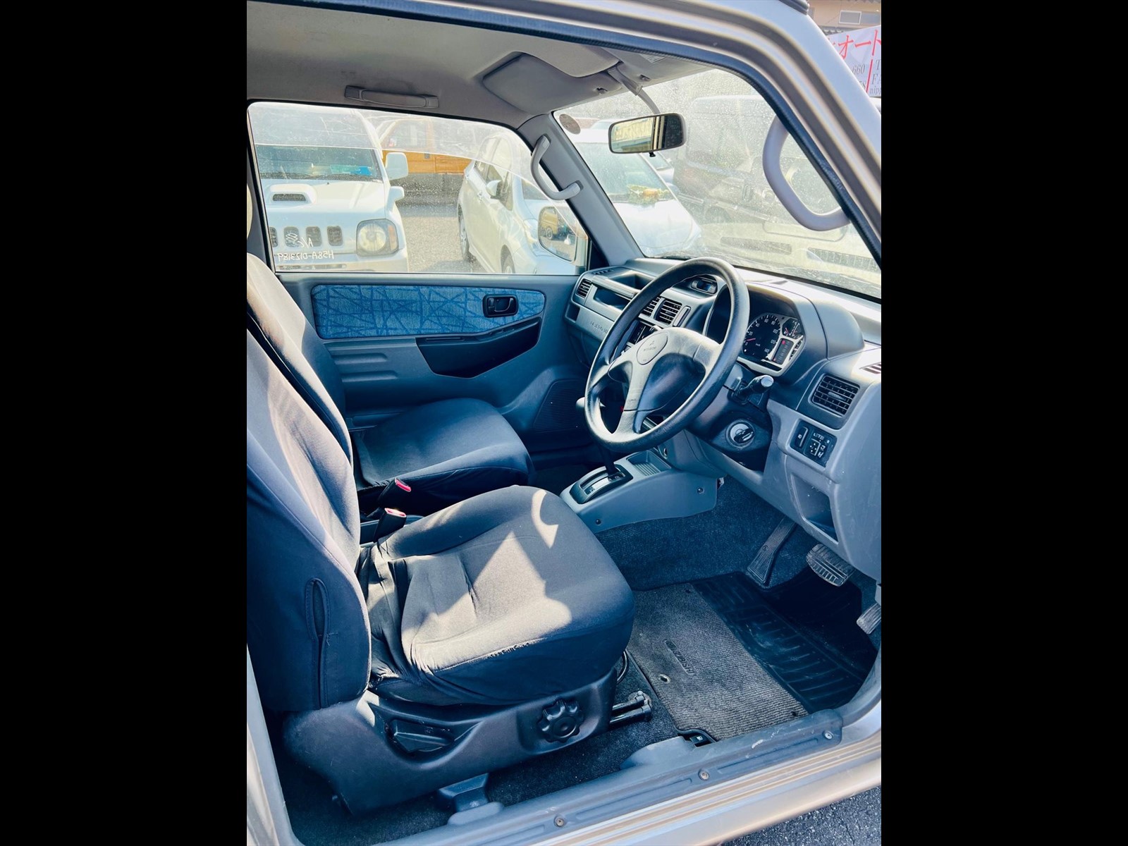 2000 Mitsubishi  Pajiro in JACKSONVILLE, FL