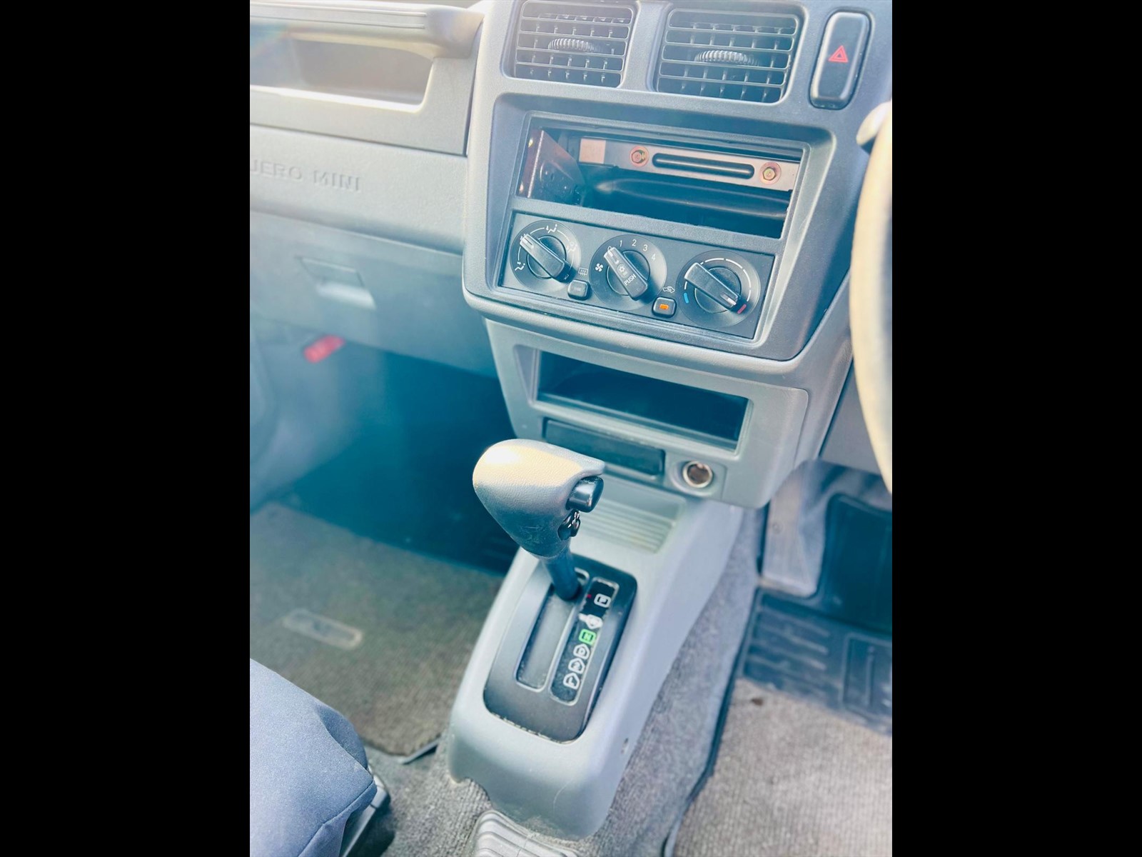 2000 Mitsubishi  Pajiro in JACKSONVILLE, FL