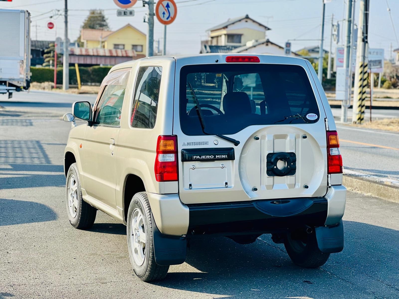2000 Mitsubishi  Pajiro in JACKSONVILLE, FL