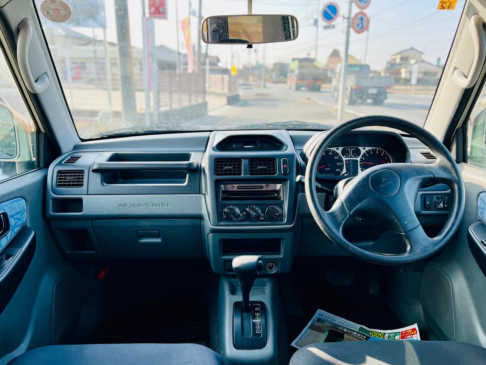 2000 Mitsubishi  Pajiro in JACKSONVILLE, FL