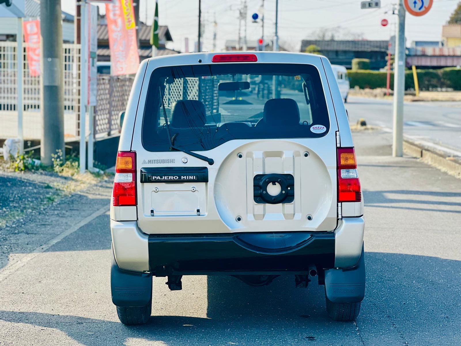 2000 Mitsubishi  Pajiro in JACKSONVILLE, FL