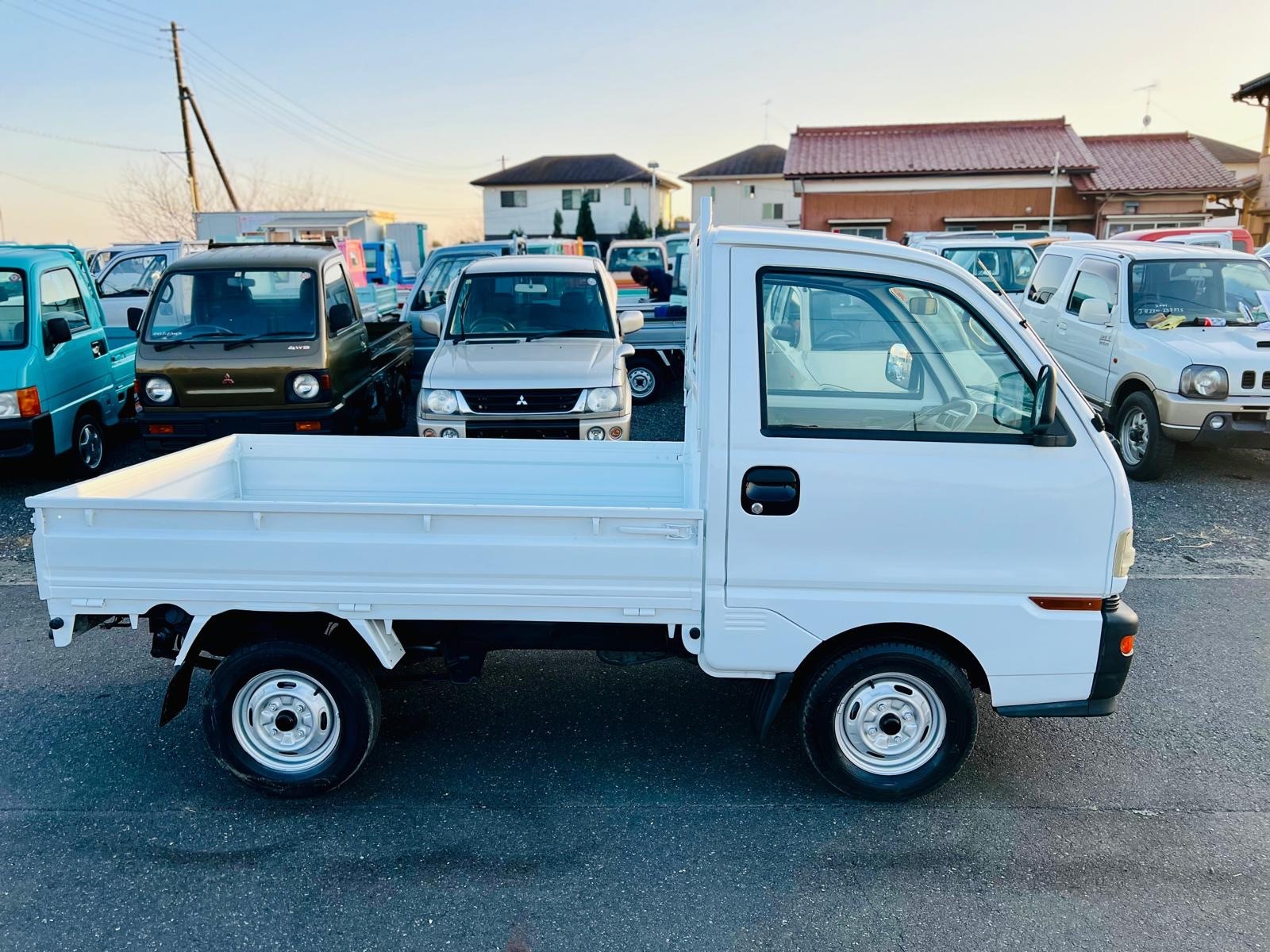 1999 Mitsubishi  Mini cab  in JACKSONVILLE, FL
