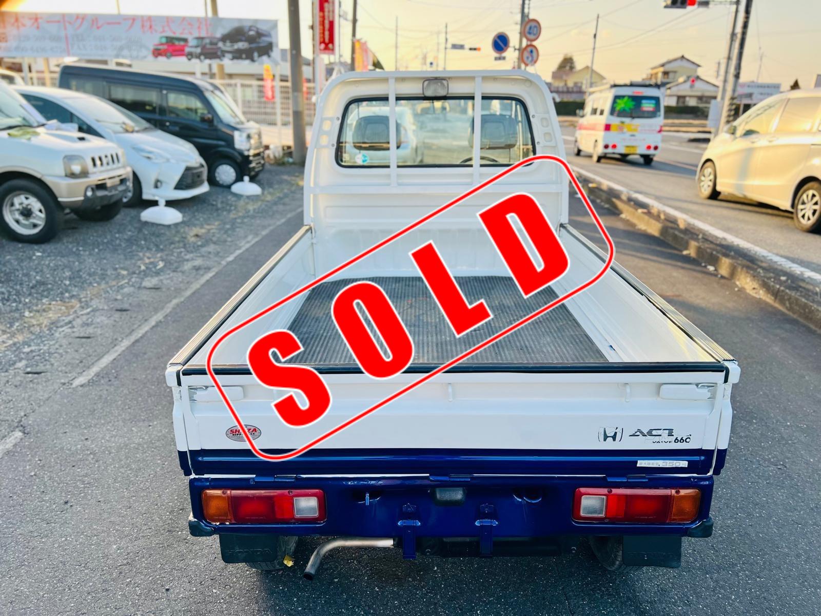 1997 White  Honda  in JACKSONVILLE, FL