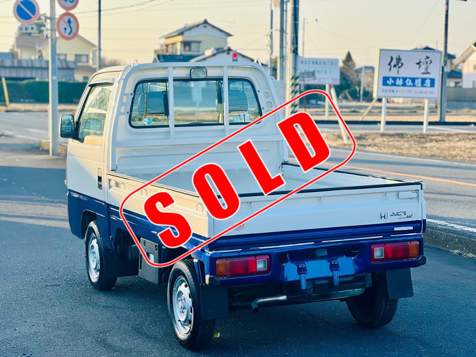 1997 White  Honda  in JACKSONVILLE, FL