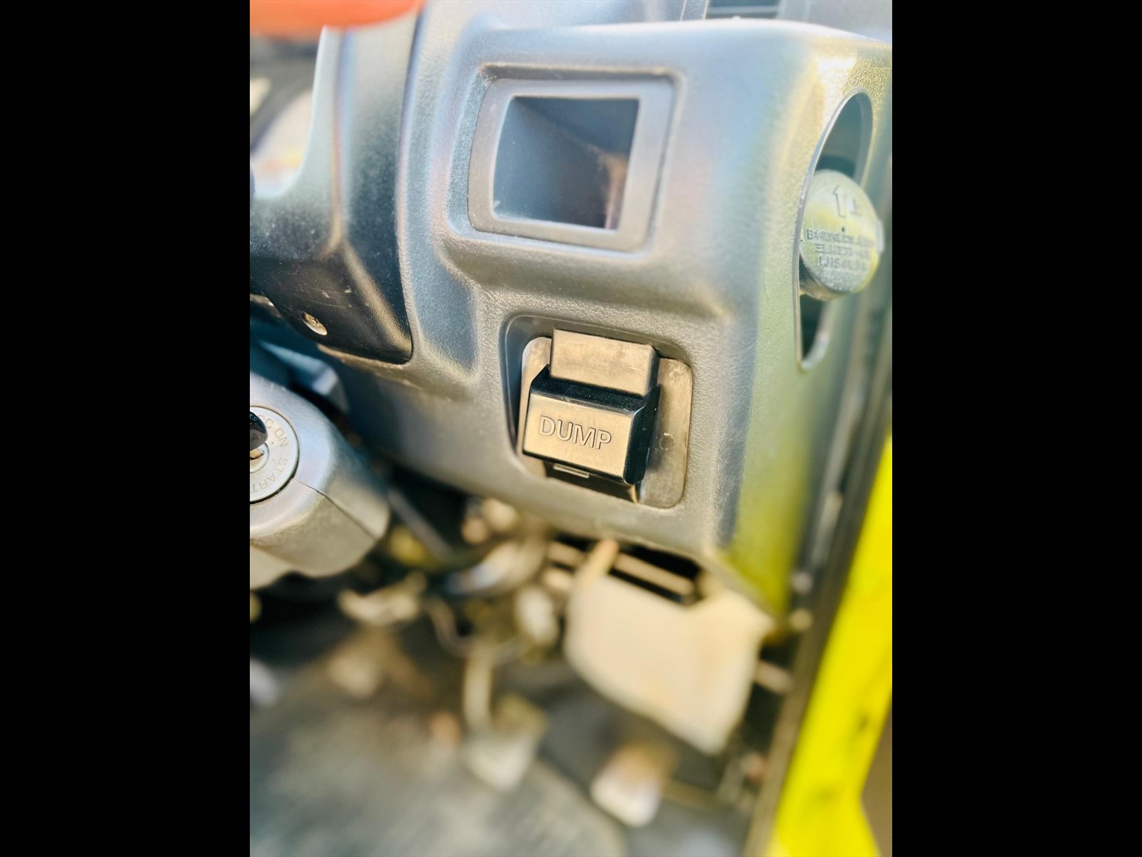 1992 Mitsubishi  Dump  in JACKSONVILLE, FL