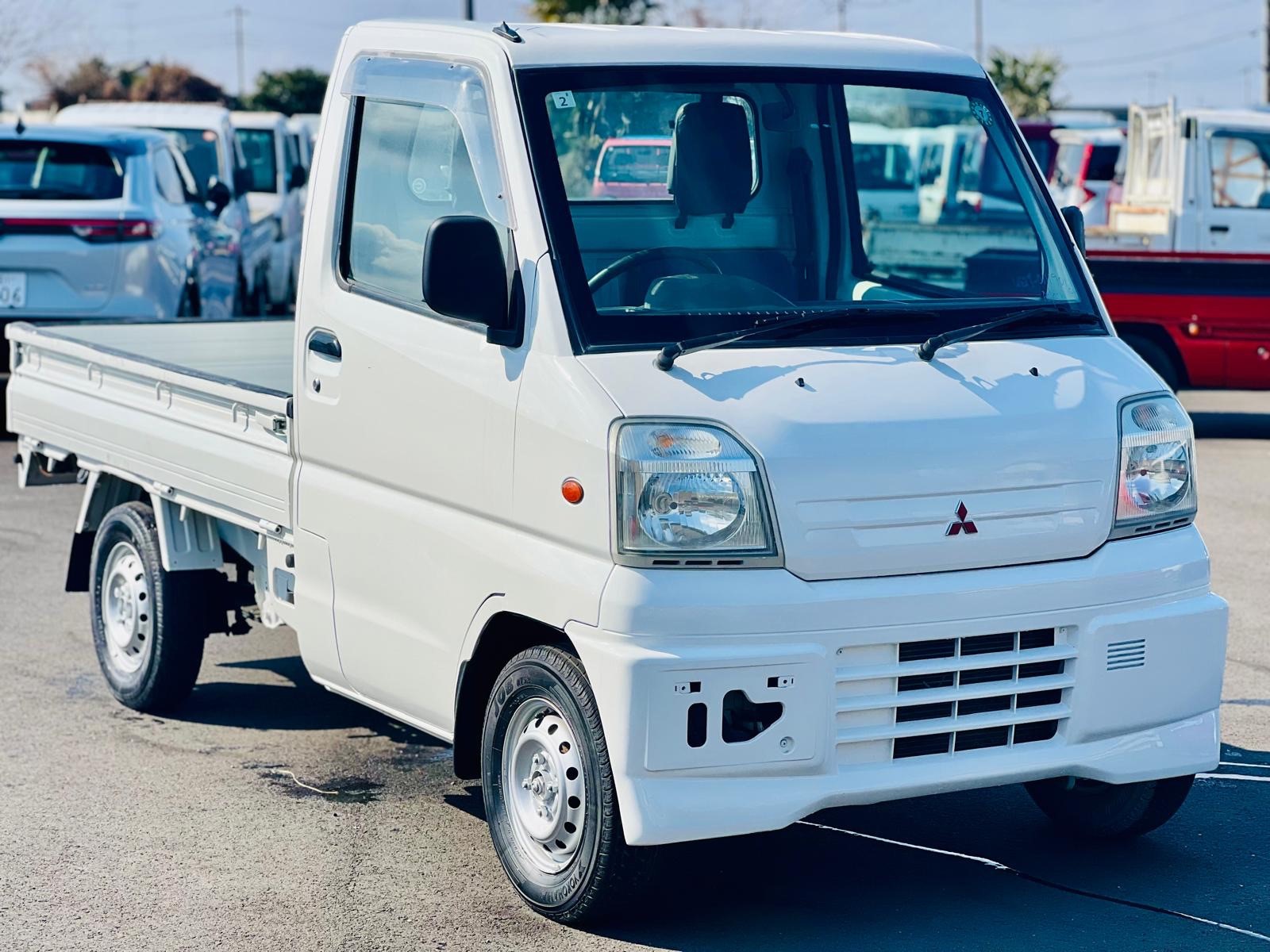 2000 Mitsubishi  Mini cab in JACKSONVILLE, FL