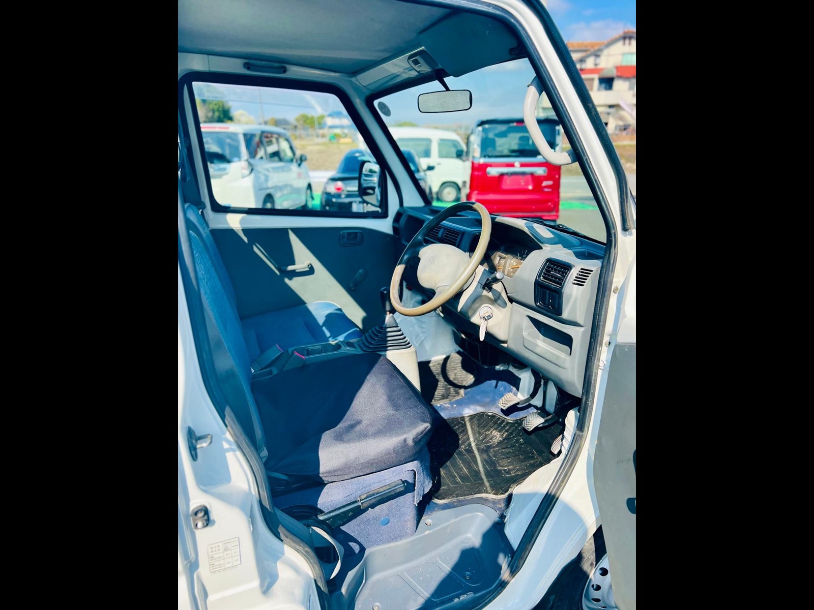 2000 Mitsubishi  Mini cab in JACKSONVILLE, FL