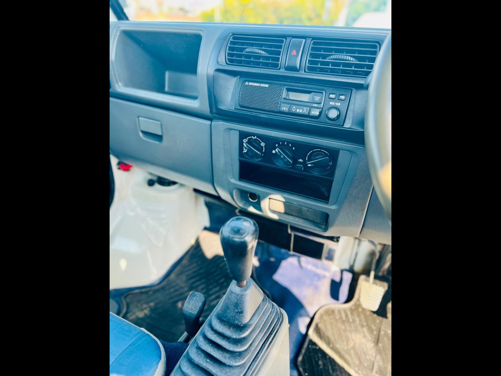 2000 Mitsubishi  Mini cab in JACKSONVILLE, FL