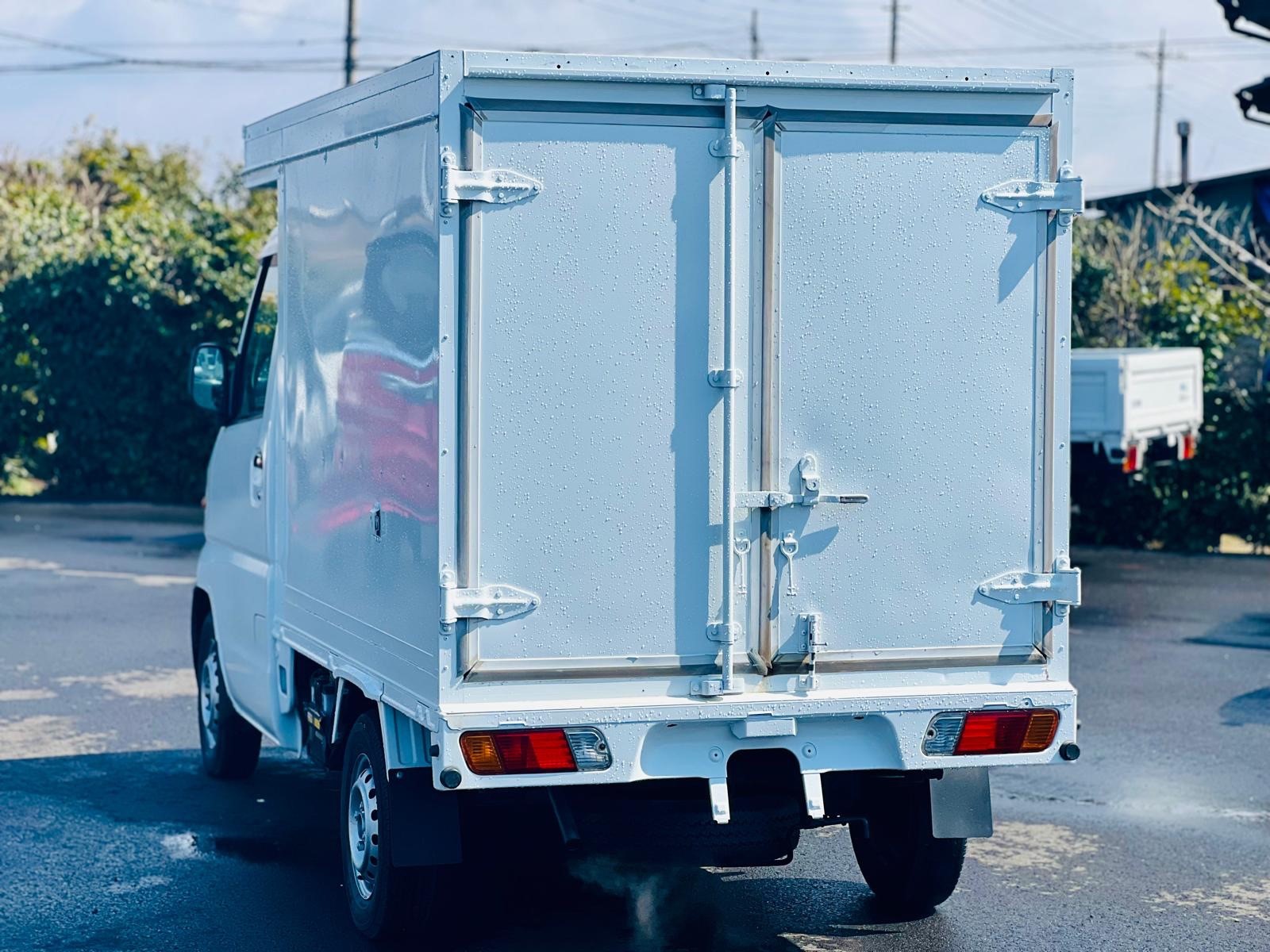 2000 Mitsubishi  Mini cab in JACKSONVILLE, FL
