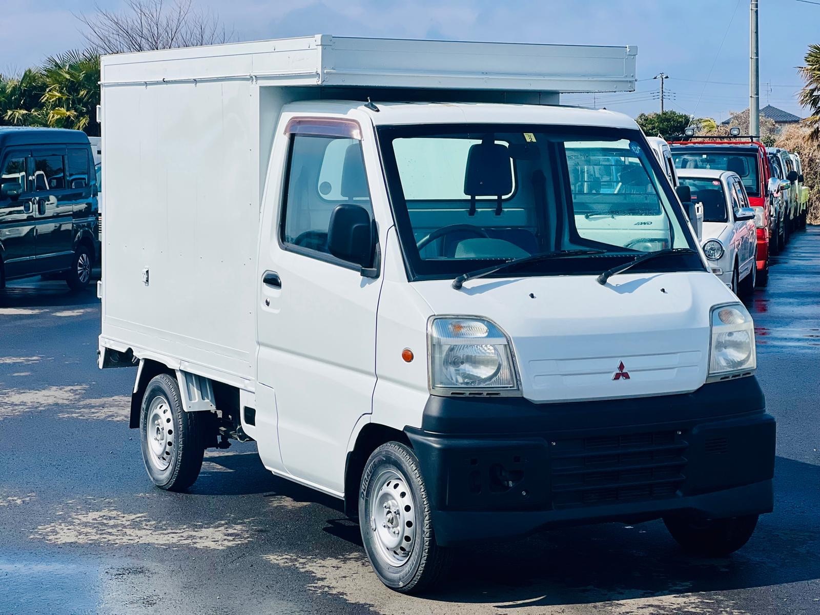 2000 Mitsubishi  Mini cab in JACKSONVILLE, FL