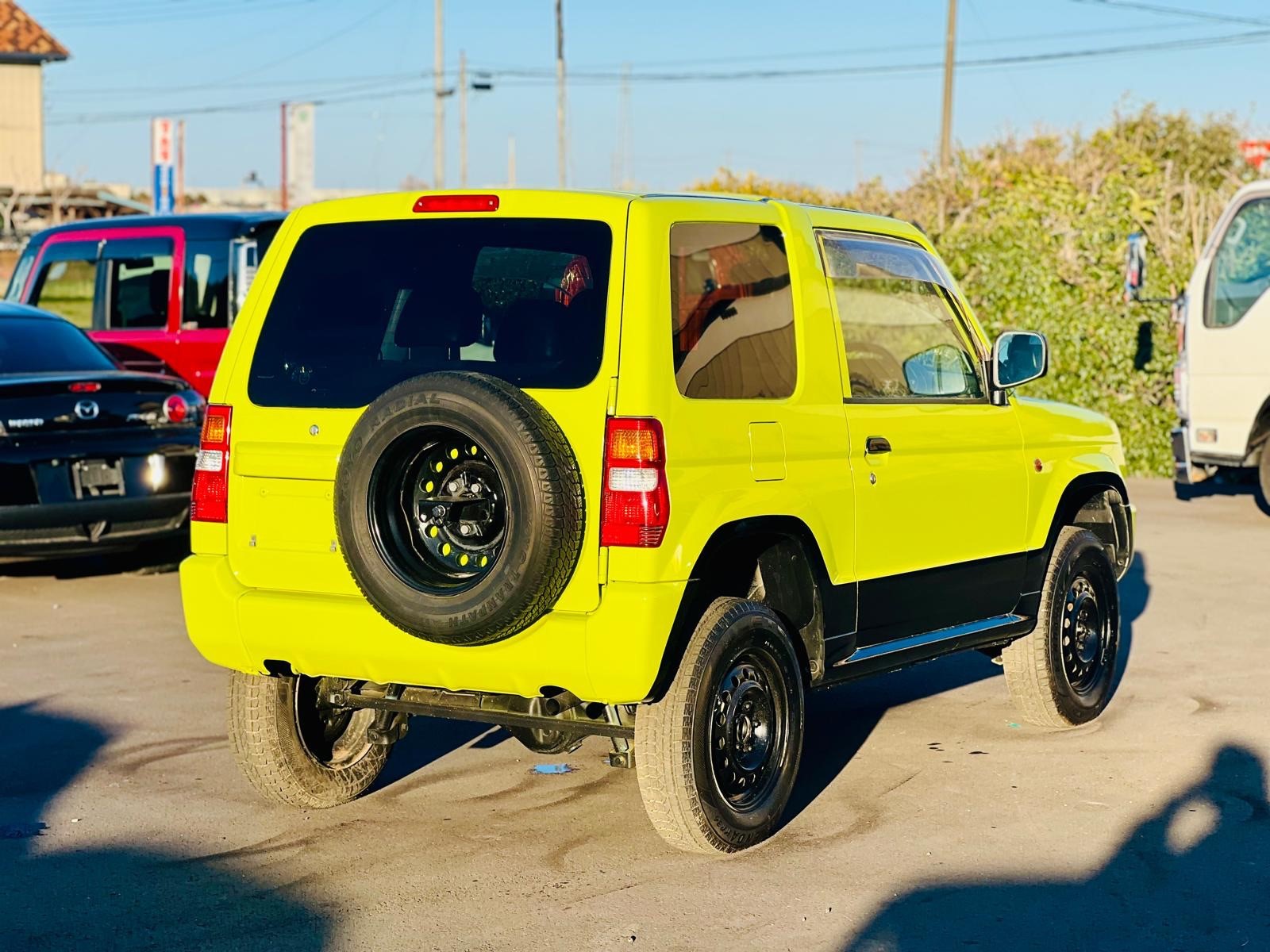 2000 Mitsubishi  Pajiro in JACKSONVILLE, FL