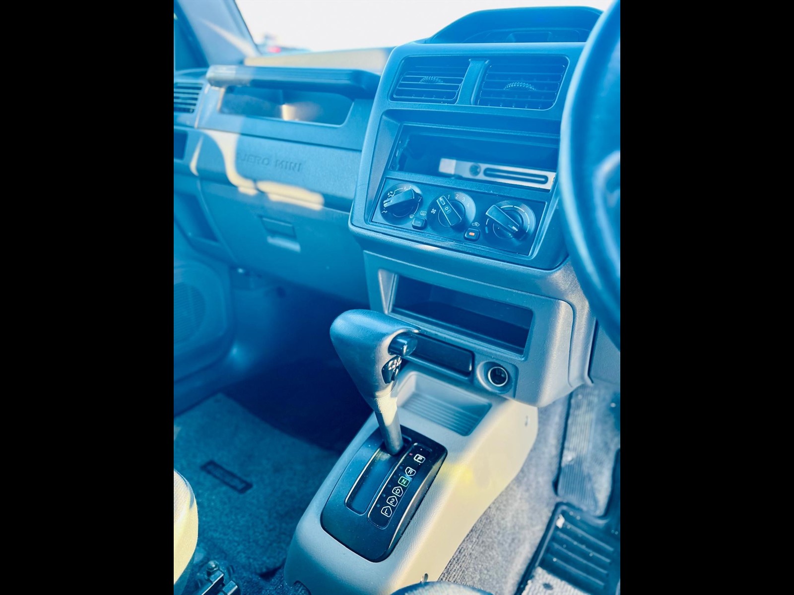 2000 Mitsubishi  Pajiro in JACKSONVILLE, FL