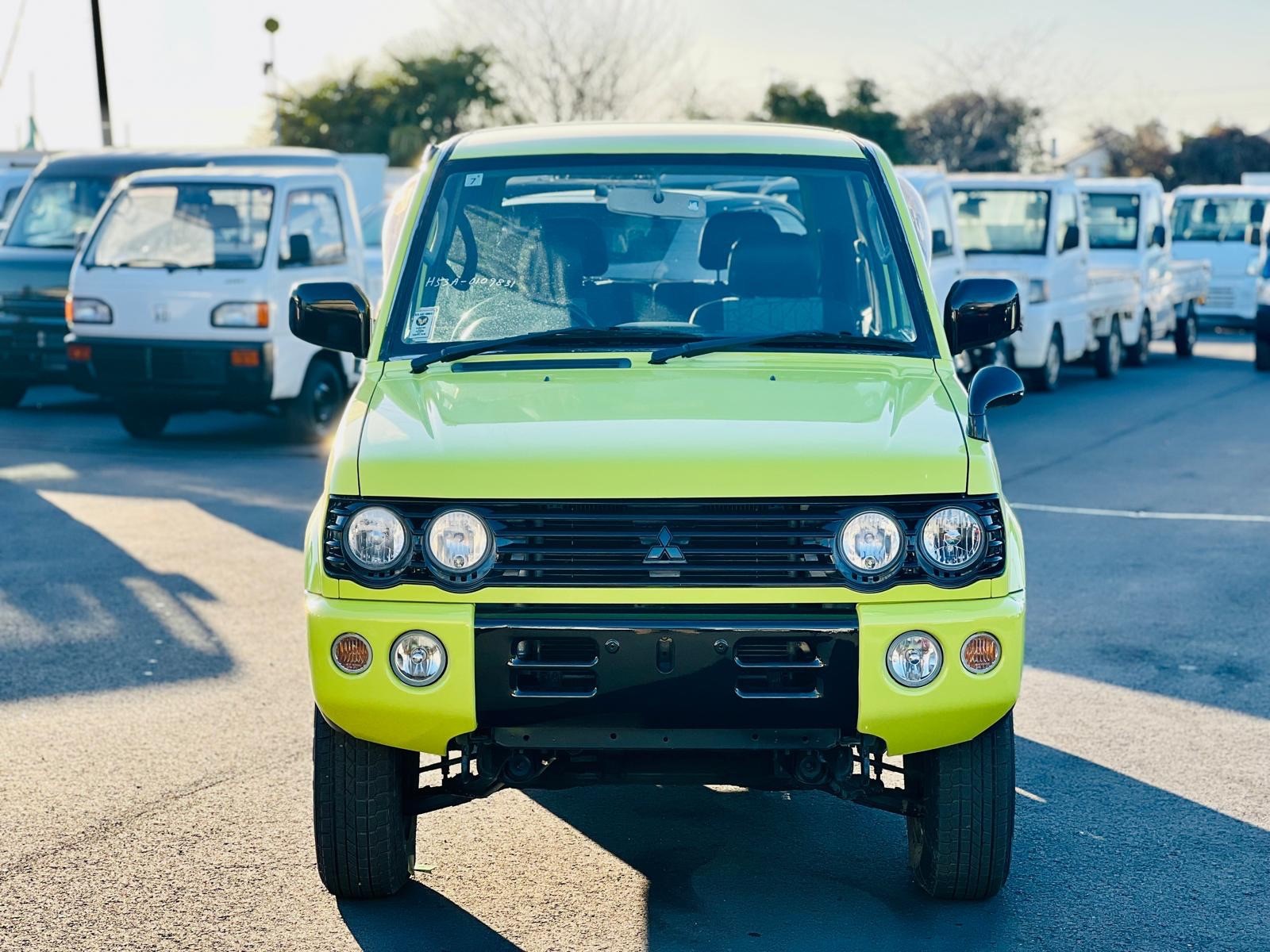 2000 Mitsubishi  Pajiro in JACKSONVILLE, FL