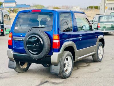 2000 Mitsubishi  Pajiro in JACKSONVILLE, FL