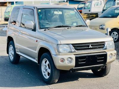 2000 Mitsubishi  Pajiro in JACKSONVILLE, FL