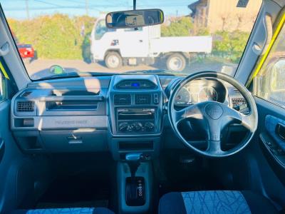 2000 Mitsubishi  Pajiro in JACKSONVILLE, FL