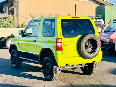 2000 Mitsubishi  Pajiro in JACKSONVILLE, FL
